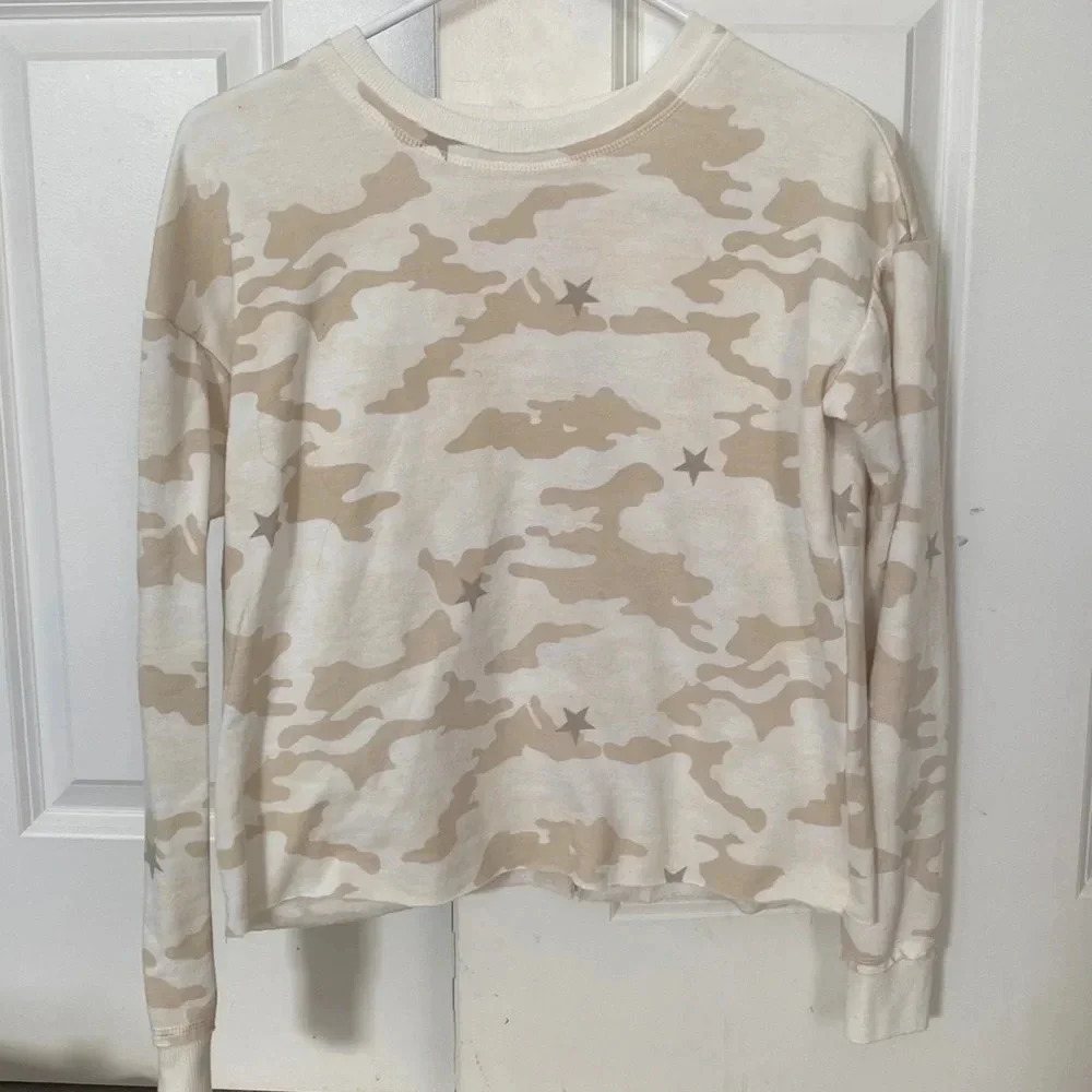 Crave Fame Stars sweatshirt white and tan size XS